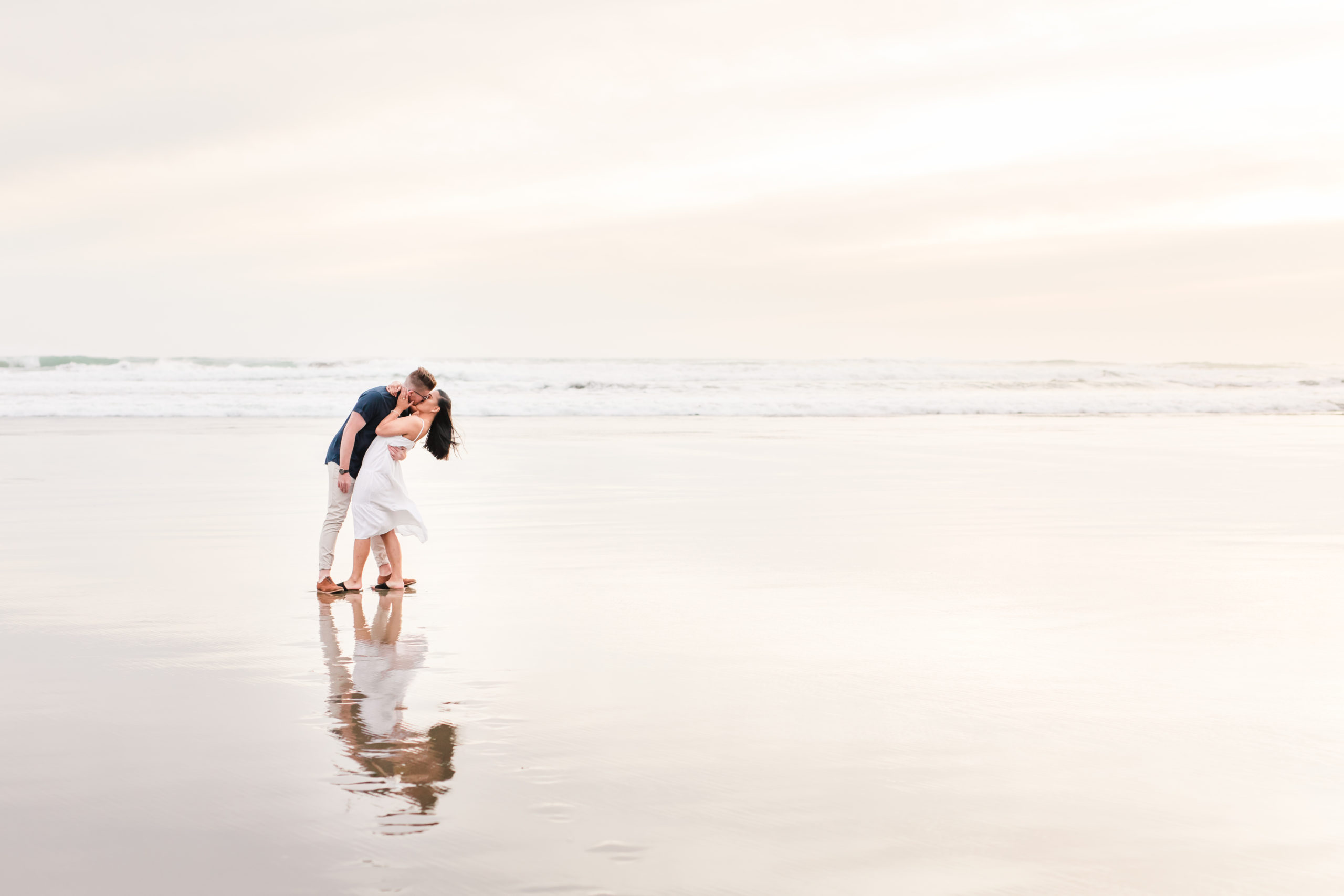 Rayner & Elliot - Piha Couple Mini Session | Anna Hart Wedding Photography